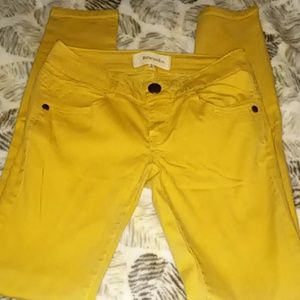 NWOT... "Rewind" mustard jeans